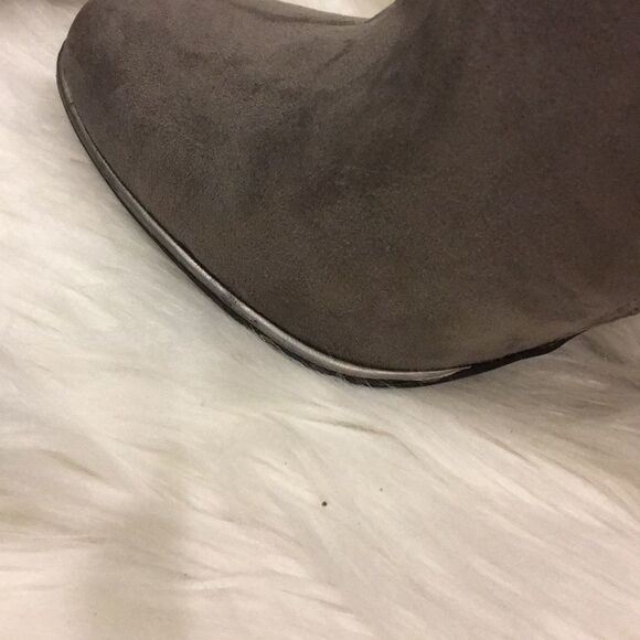 Sam & Libby Two Texture Heeled  Ankle Boots 8 1/2 - Picture 7 of 7